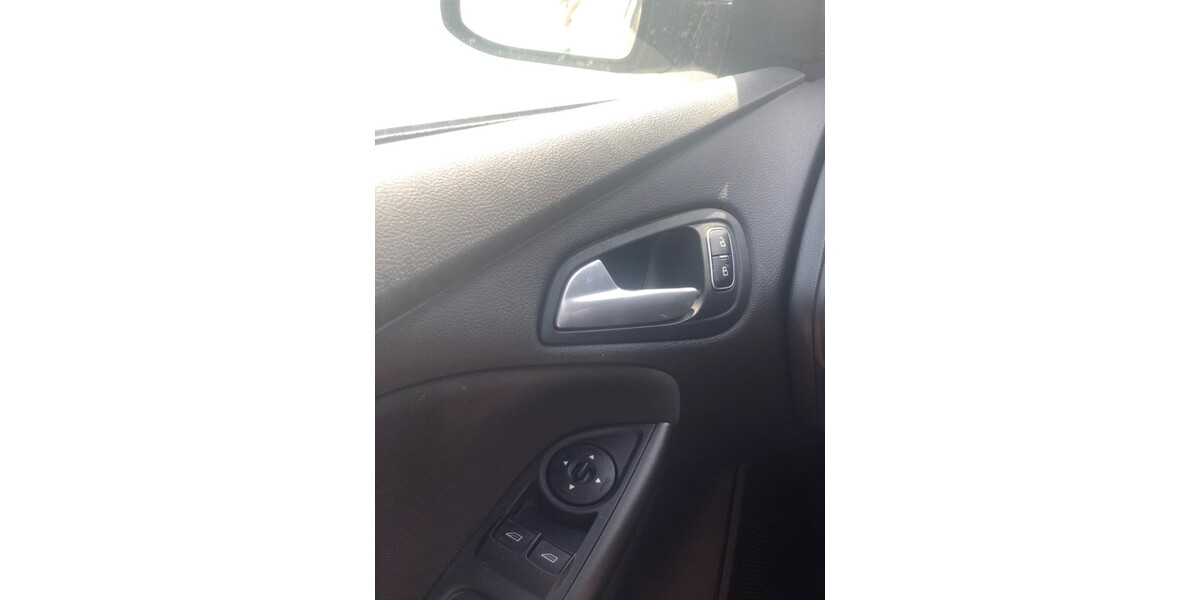 Ford Focus 103.000 km 6.900 € Kreuzau 52372