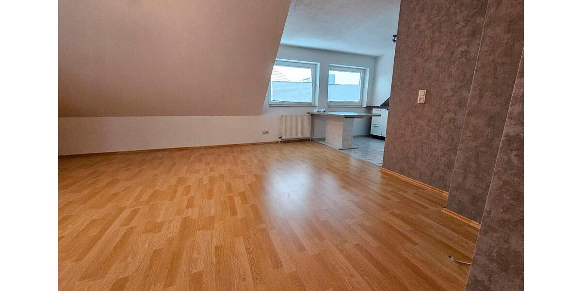 Dachgeschoßwohnung Ilsede Adenstedt - 3 Zimmer, 74 m&sup2;, 850&euro; | Angebot:24836363