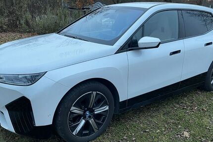BMW iX 28.850 km 57.500 € Eching 85386