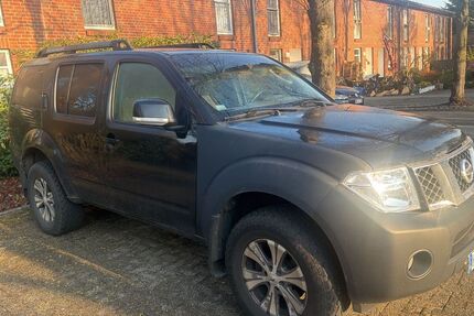 Nissan Pathfinder 185.000 km 5.950 &euro; Berlin 10245