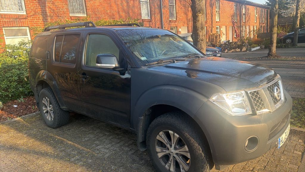 Nissan Pathfinder 185.000 km 5.950 &euro; Berlin 10245