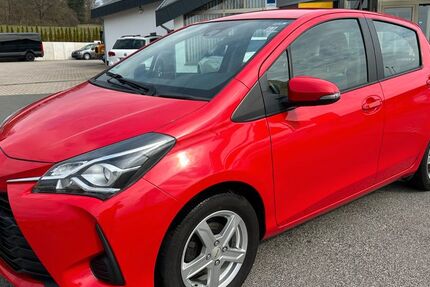 Toyota Yaris 52.300 km 7.900 &euro; Sonnefeld 96242