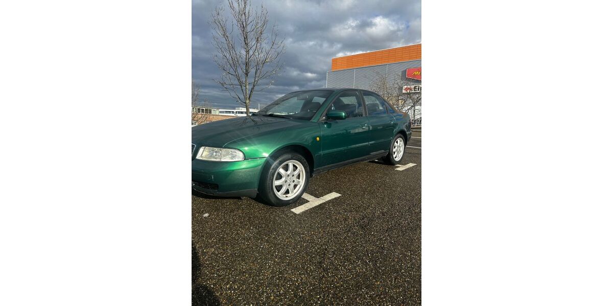 Audi A4 296.000 km 2.800 &euro; Stuttgart 70378