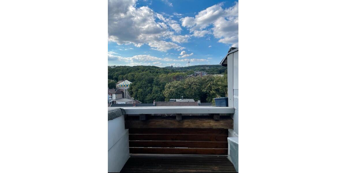 Schöne Altbauwohnung mit Balkon und traumhafter Aussicht 2 zimmer