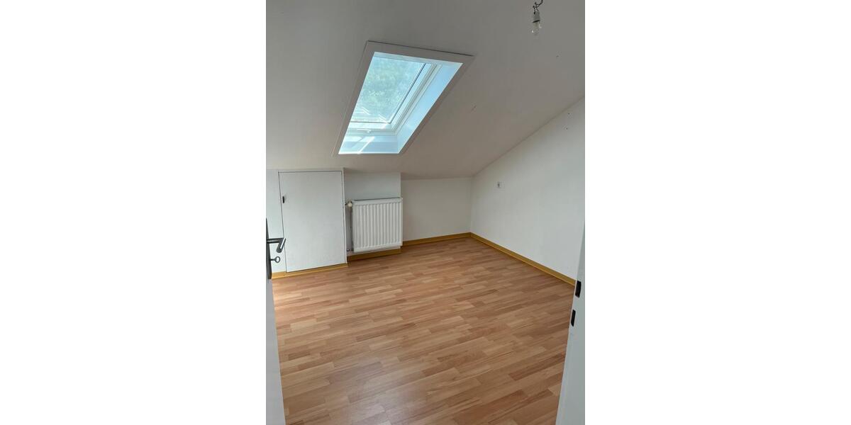 Doppelhaushälfte Oberstenfeld - 8 Zimmer, 170 m&sup2;, 1.700&euro; | Angebot:26354040