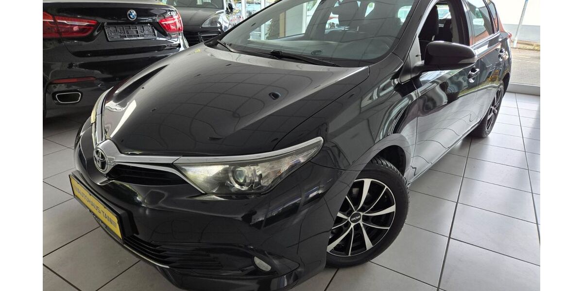 Toyota Auris 144.490 km 8.990 &euro; Kreuztal 57223
