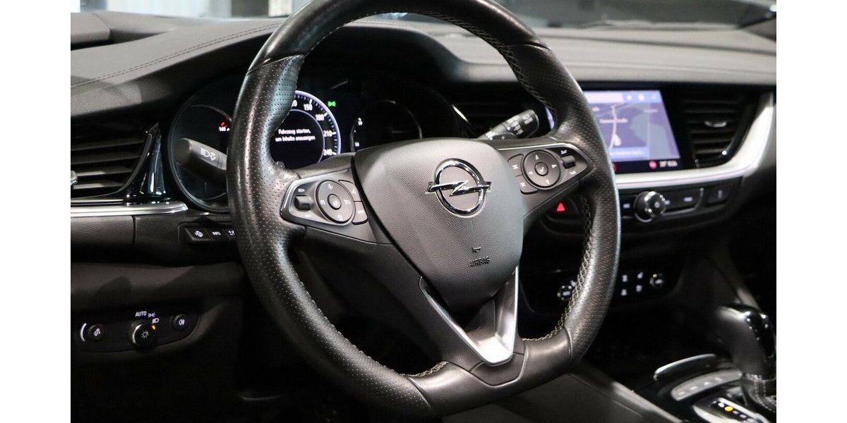 Opel Insignia 2.0 ST 4x4 OPC-LINE GSI WHITE / VC+HUD 140.000 km 18.555 &euro; Hamm 59077