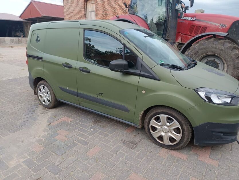 Ford Transit Courier 140.000 km 3.800 € Ochtrup 48607