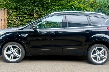 Ford Kuga 122.124 km 8.700 &euro; Renningen 71272