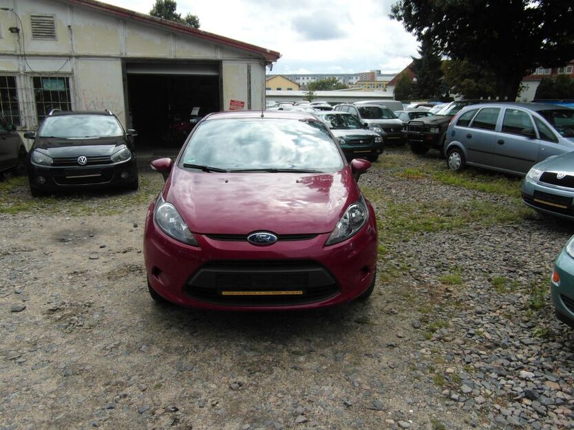 Ford Fiesta 100.123 km 2.599 € Dresden 01237