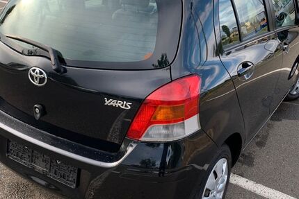 Toyota Yaris 133.925 km 3.000 &euro; Bad Klosterlausnitz 07639