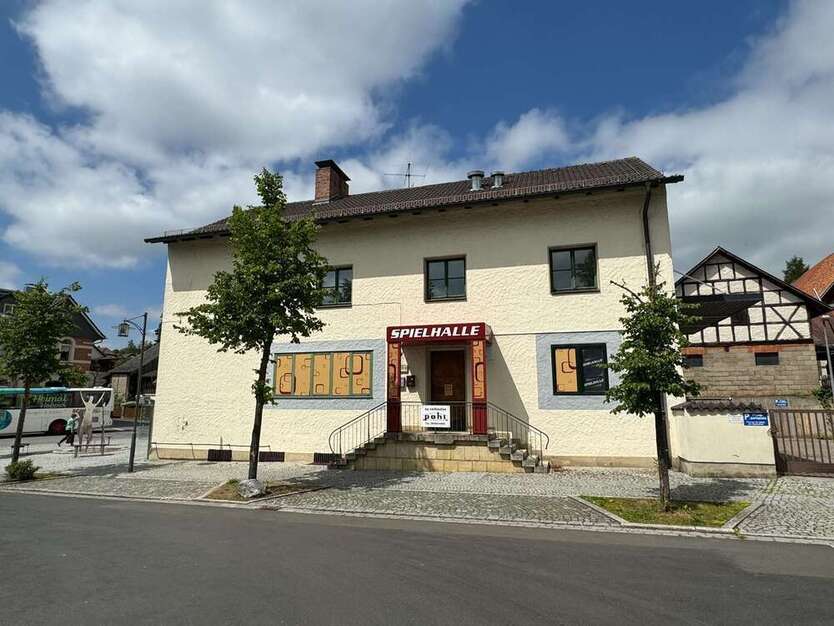 Haus zum Kaufen in Bad Rodach 198.000 € 320 m²