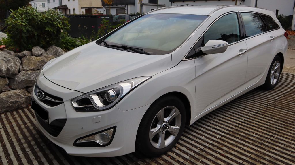 Hyundai i40 143.200 km 7.499 € München 81739