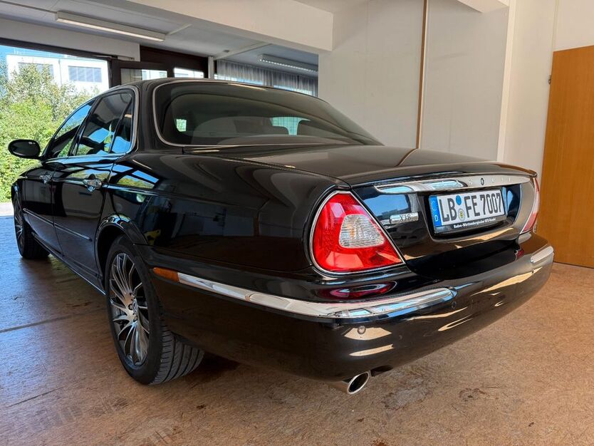 Jaguar XJ8 188.700 km 8.999 € Marbach 71672