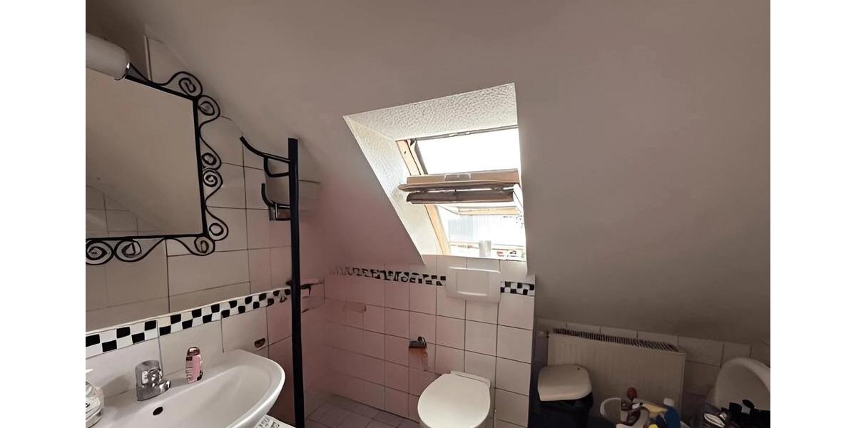 Dachgeschoßwohnung Meschede - 2 Zimmer, 45 m&sup2;, 420&euro; | Angebot:26041645