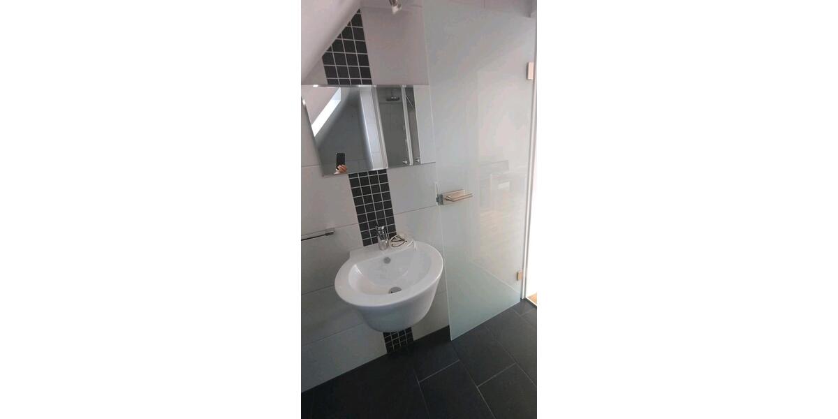 Dachgeschoßwohnung Höchberg - 1.5 Zimmer, 50 m&sup2;, 550&euro; | Angebot:26322561