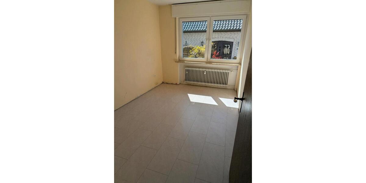 Erdgeschoßwohnung Schloß Holte-Stukenbrock Stukenbrock - 3 Zimmer, 85 m&sup2;, 765&euro; | Angebot:26294698