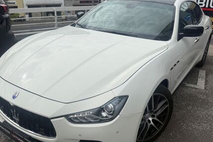 Maserati Ghibli 106.000 km 24.500 &euro; Berlin 10827