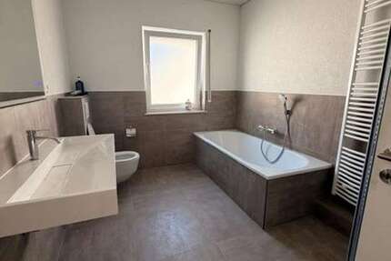 Wohnung Römerberg - 4 Zimmer, 126 m&sup2;, 1.600&euro; | Angebot:27135300