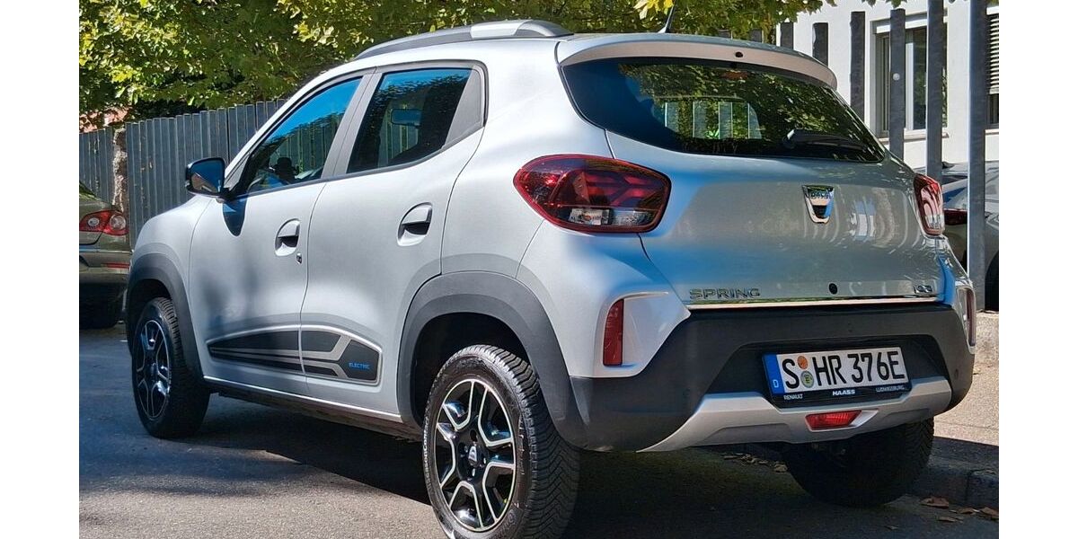 Dacia Spring 30.100 km 9.750 € Stuttgart 70376