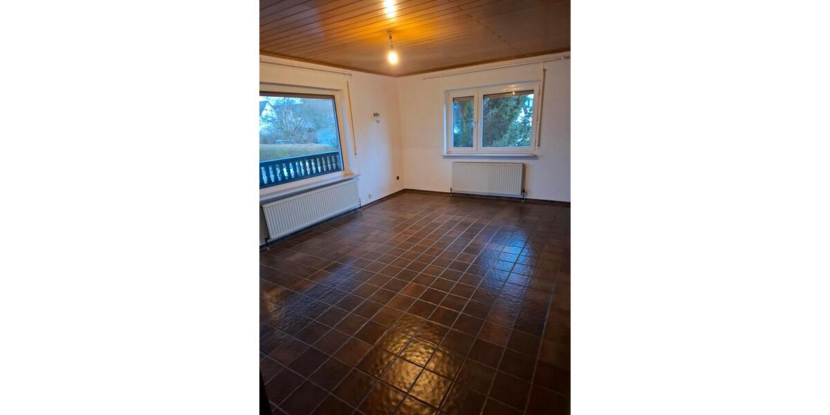 Etagenwohnung Hungen - 4 Zimmer, 100 m&sup2;, 1.050&euro; | Angebot:26234370