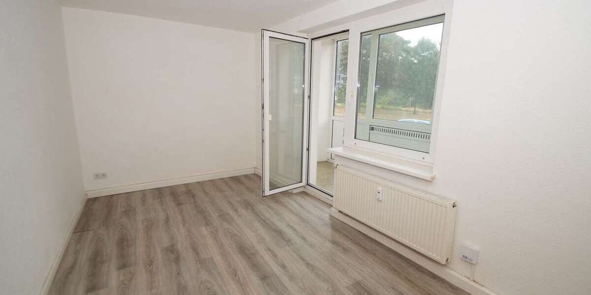 Fast 5 % Rendite- Provisionsfrei - jetzt schnell sein ! 2-Zi.-Wohnung mit Wintergarten in Erfurt! 2 zimmer