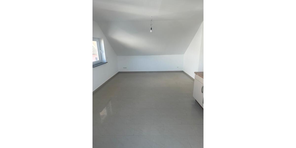 Dachgeschoßwohnung Gießen Wieseck - 2 Zimmer, 50 m&sup2;, 730&euro; | Angebot:26406727