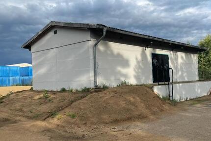 Lagerhalle u. Außenflächen zu vermieten ab Januar 2026 zimmer