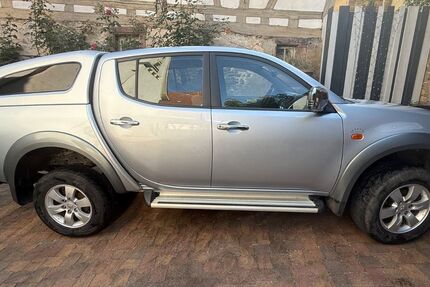 Mitsubishi L200 215.000 km 8.900 &euro; Neidenstein 74933