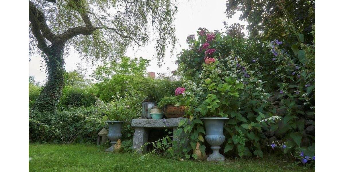 Traumhaus unter Reet! Repräsentatives Wohnhaus in Top Lage der Wingst zu vermieten. 6 zimmer