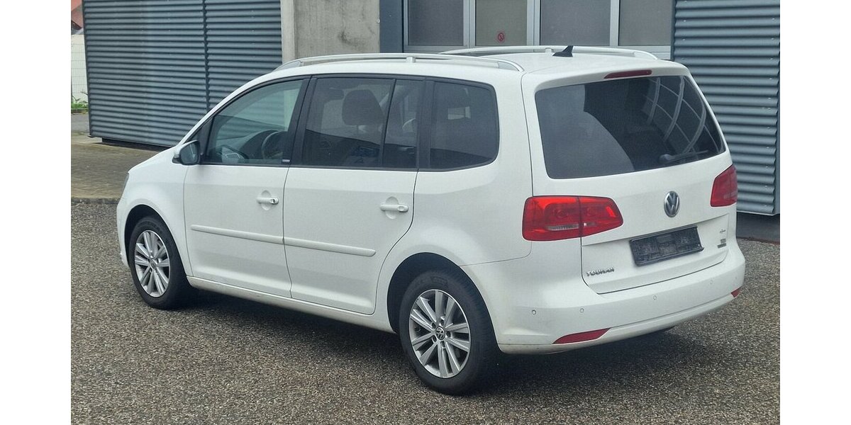 VW Touran Style BMT 7 Sitzer Klimaautomatik NAVI 269.000 km 6.799 &euro; Landau 76829