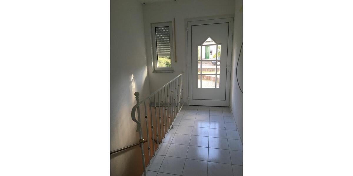 Etagenwohnung Emmelshausen - 3 Zimmer, 80 m&sup2;, 750&euro; | Angebot:25341938