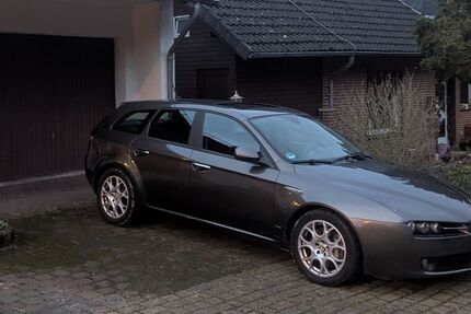 Alfa Romeo 159 236.000 km 4.500 &euro; Grünenplan 31073