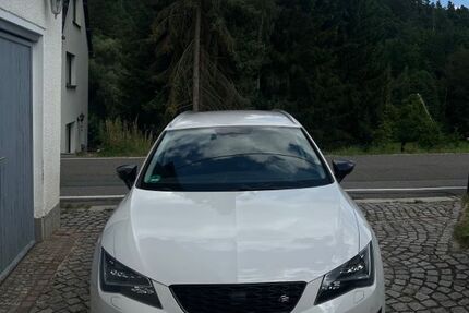 Seat Leon 180.000 km 16.999 &euro; Langenweißbach 08134