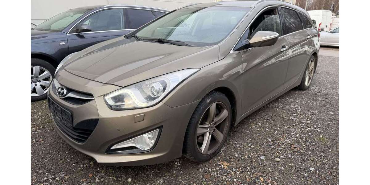 Hyundai i40 258.000 km 5.800 &euro; Essen 45356