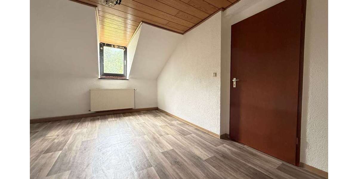 Gemütliche 3-Zimmer-Dachgeschosswohnung mit ca. 72 m² in Friedrichsthal-Bildstock - 3- Friedrichsthal | Angebot:27007927