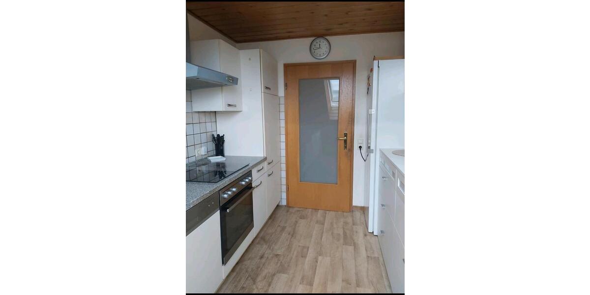 Dachgeschoßwohnung Schriesheim - 2.5 Zimmer, 80 m&sup2;, 1.100&euro; | Angebot:26283889