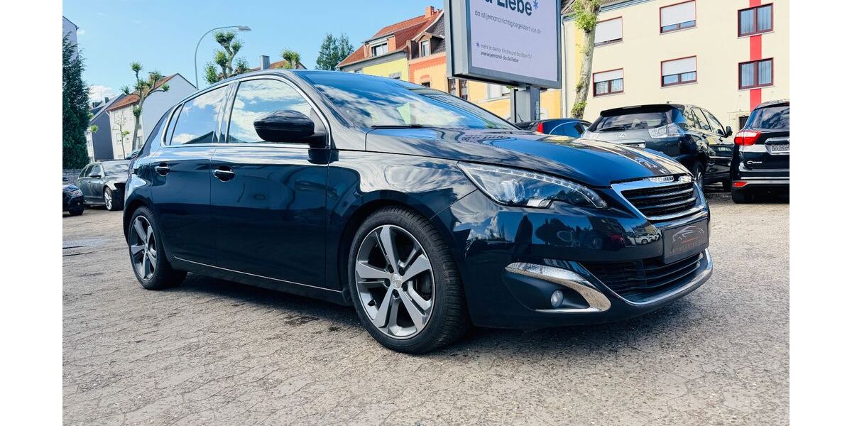 Peugeot 308 95.000 km 8.200 &euro; Saarbrücken 66115