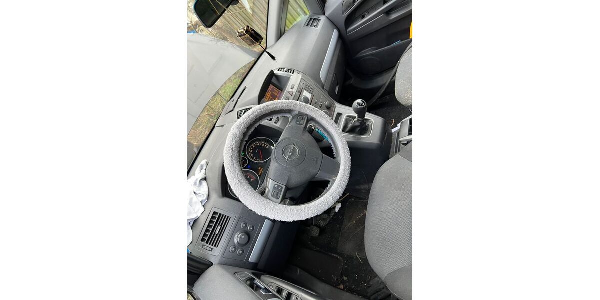 Opel Zafira 250.000 km 1.200 &euro; Tönning 25832