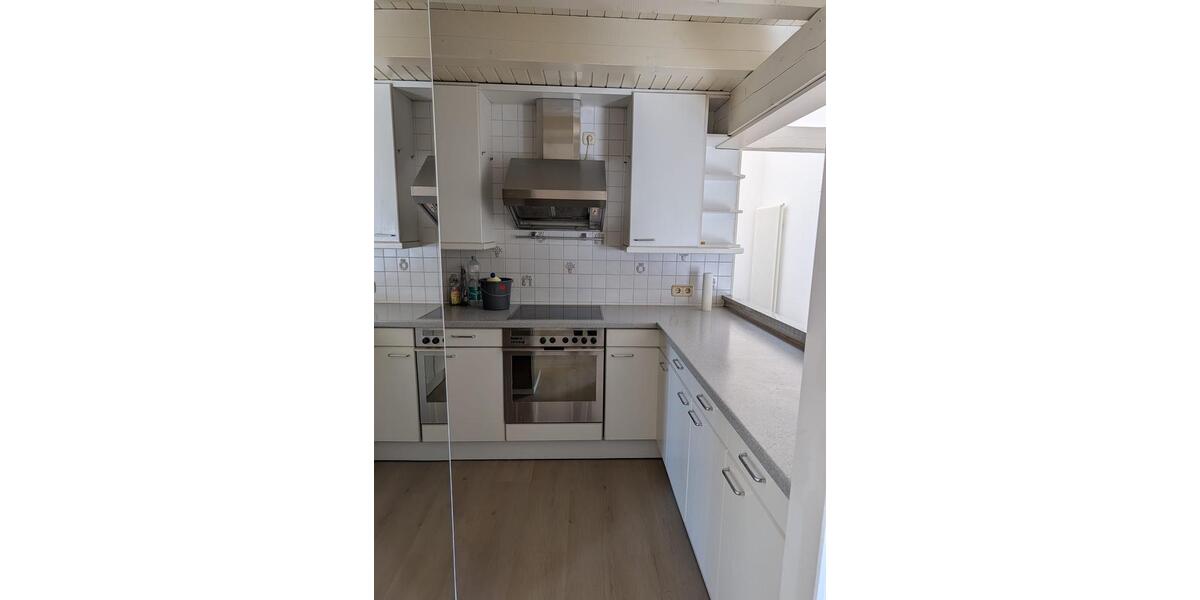 Etagenwohnung Wiesloch - 4 Zimmer, 140 m&sup2;, 1.300&euro; | Angebot:26302566