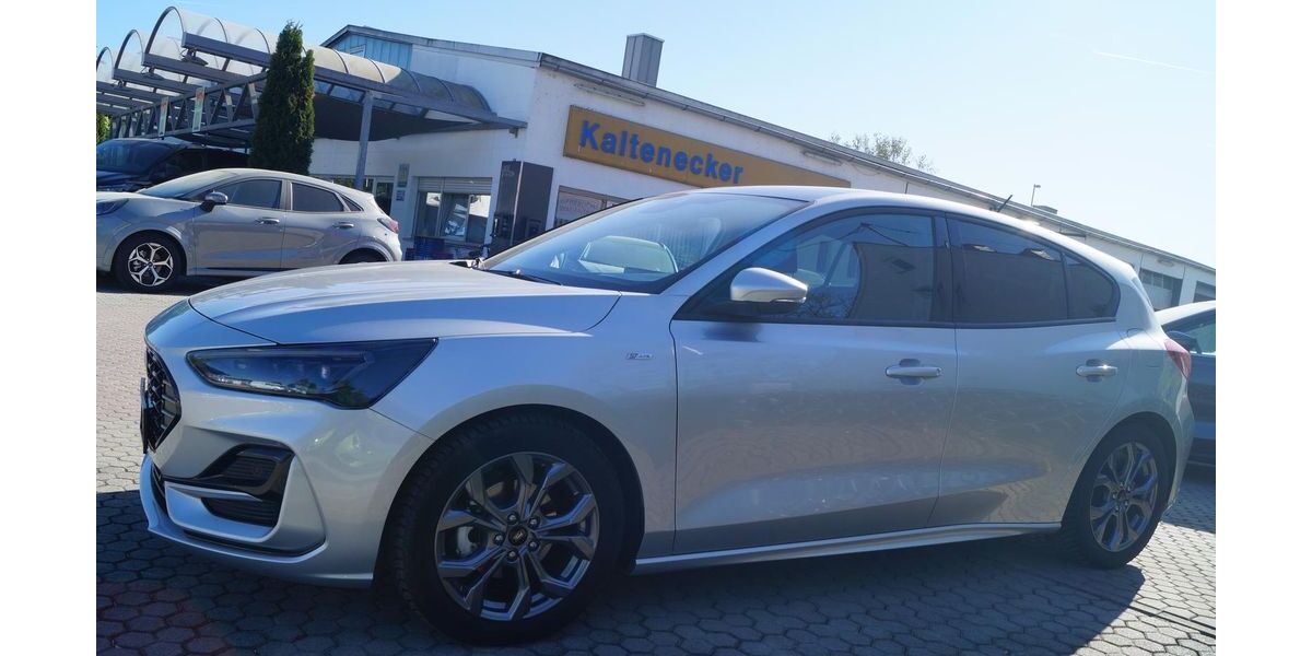 Ford Focus 10.000 km 23.900 &euro; Vohburg 85088