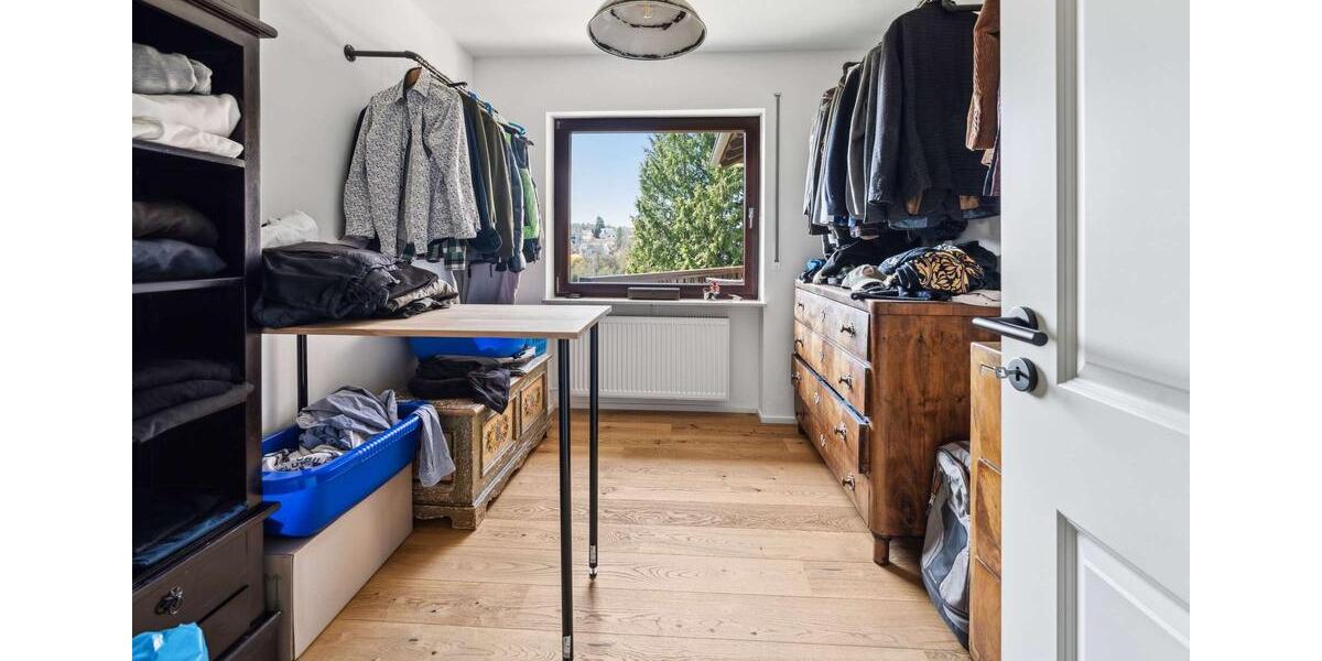 Einfamilienhaus Würzburg Dürrbachau - 8 Zimmer, 208 m&sup2;, 2.700&euro; | Angebot:26185050