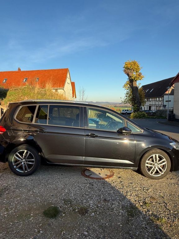 VW Touran 158.000 km 18.250 € Rosdorf 37124