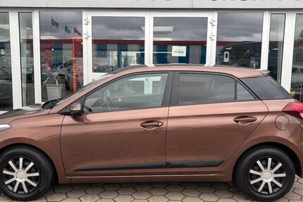 Hyundai i20 82.328 km 8.970 &euro; Winsen (Luhe) 21423