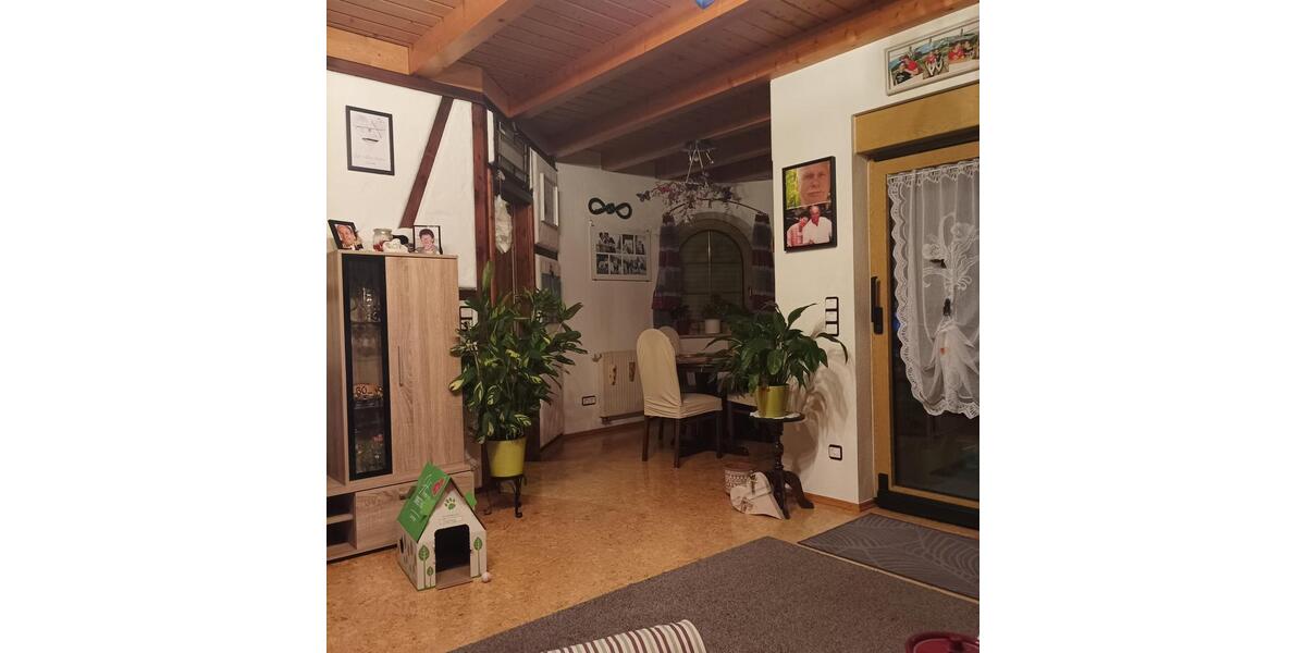 Etagenwohnung Herrieden - 3 Zimmer, 150 m&sup2;, 1.080&euro; | Angebot:24246228