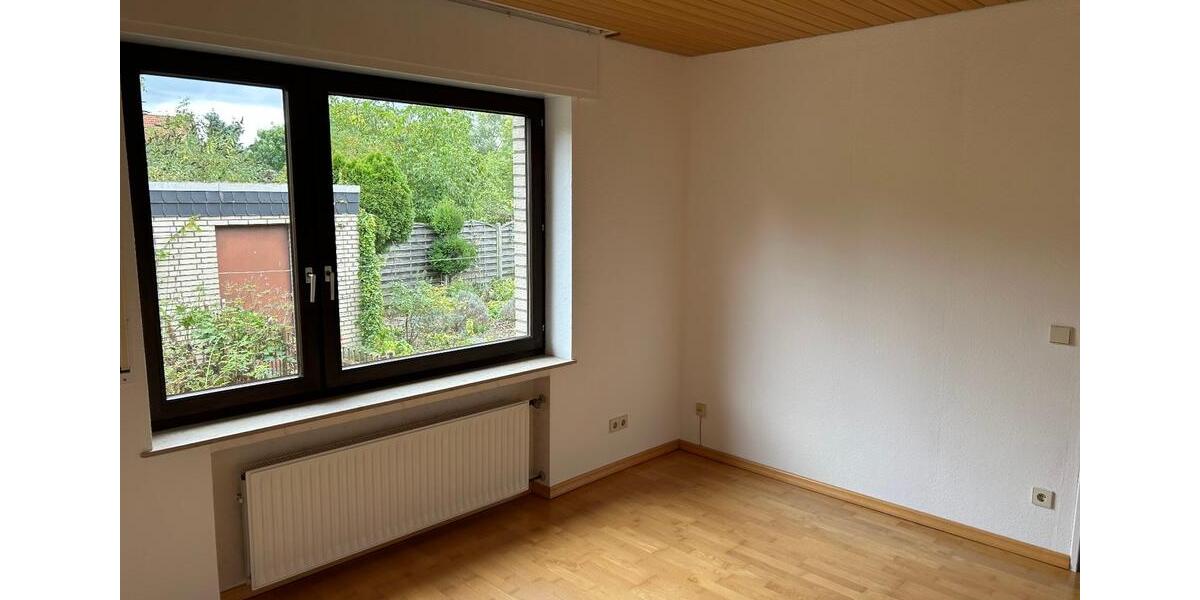 Einfamilienhaus Lage - 8 Zimmer, 200 m&sup2;, 1.900&euro; | Angebot:27615007