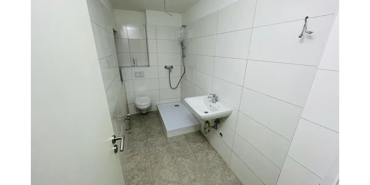 Helle renovierte Dachgeschoss 5 Zimmer Wohnung in Bochum Wattenscheid mit guter Anbindung - Etagenwohnung Bochum Günnigfeld | Angebot:24700175