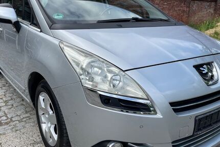 Peugeot 5008 198.000 km 3.980 &euro; Berlin 13353