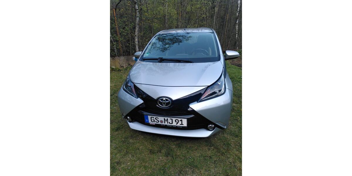 Toyota Aygo (X) 67.487 km 8.300 &euro; Goslar 38642