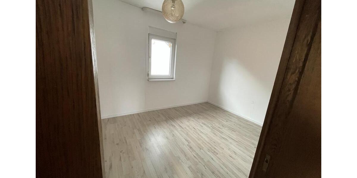 Etagenwohnung Antrifttal - 6 Zimmer, 146 m&sup2;, 800&euro; | Angebot:26652222